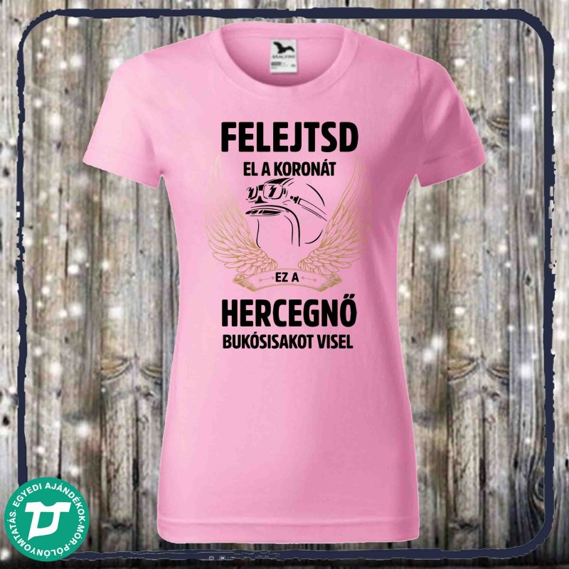 Felejtsd el a koronát ez a hercegnő bukósisakot visel