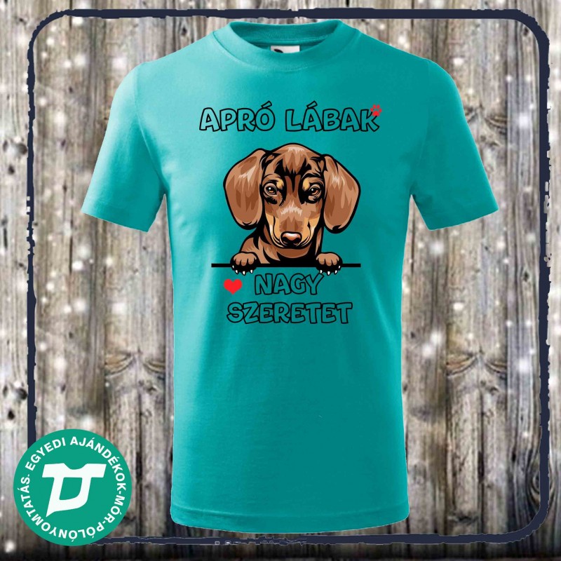 Apró lábak nagy szeretet